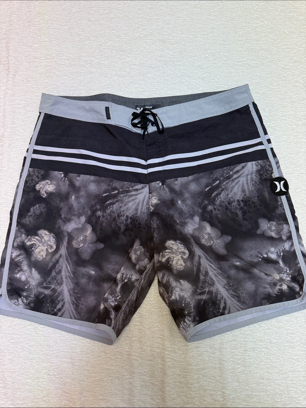 Hurley Men’s Black & Gray Patterned Board Shorts